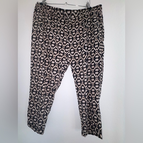 Mid-Rise Cropped Linen-Blend Pants Neutral Ikat - Picture 5 of 12